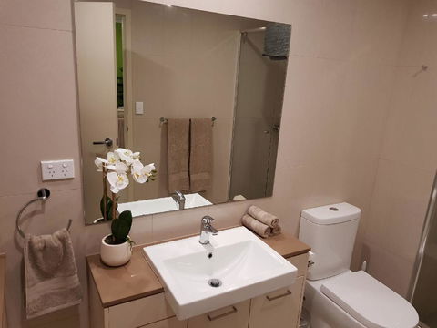 Darwin-Ocean Views, Tropical Getaway, Pool & Aircon - Darwin Holiday 13