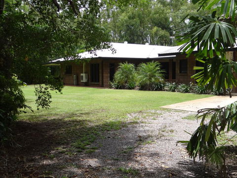 DARWIN'S SHADY ACRES RETREAT - Darwin Holiday 1