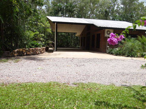 DARWIN'S SHADY ACRES RETREAT - Darwin Holiday 2
