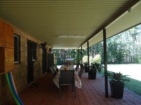 DARWIN'S SHADY ACRES RETREAT - Darwin Holiday 6
