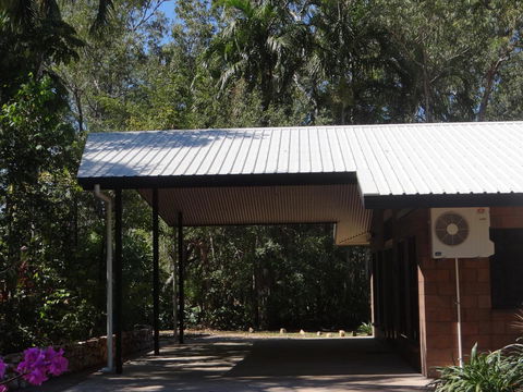 DARWIN'S SHADY ACRES RETREAT - Darwin Holiday 3