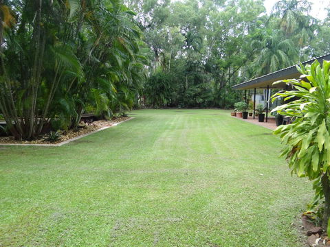 DARWIN'S SHADY ACRES RETREAT - Darwin Holiday 8