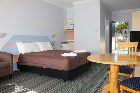 Golden Sands Motor Inn - Darwin Holiday 24