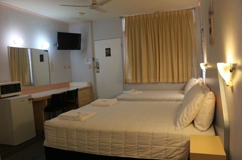 Golden Sands Motor Inn - Darwin Holiday 25