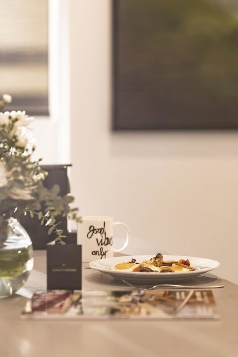 The Sebel Canberra Civic - Darwin Holiday 10