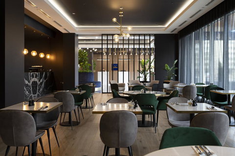 The Sebel Canberra Civic - Darwin Holiday 8