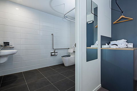 Mantra MacArthur Hotel - Darwin Holiday 26