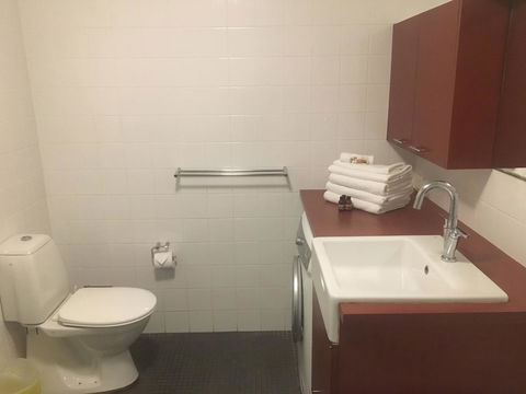 Lennox Holiday Apartments - Darwin Holiday 30
