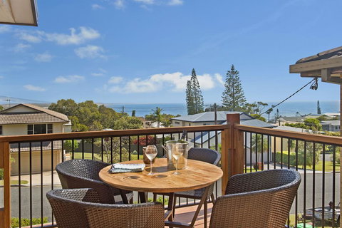 BonniEscape - Darwin Holiday 1