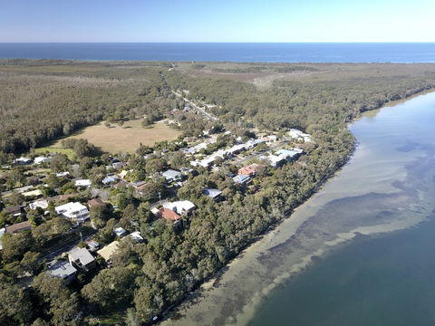 Booti Booti Chateau Lakeside - Darwin Holiday 1