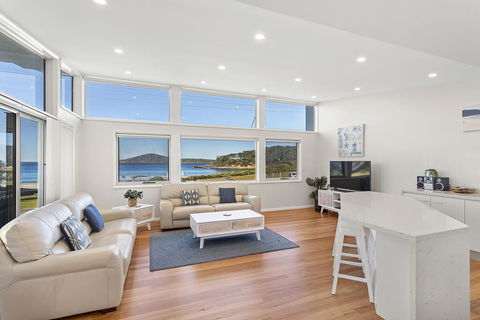 Boulder Bay Rd 1/2 - Fingal Bay - Darwin Holiday 1