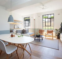 Boutique Sunlit Studio with Designer Furnishings - Darwin Holiday
