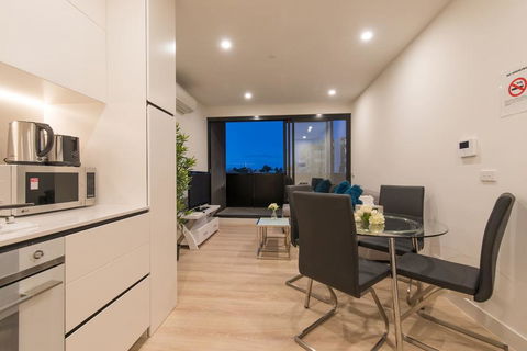 Box Hill Central 1 Bedroom Delight@Elland Avenue - Darwin Holiday 0