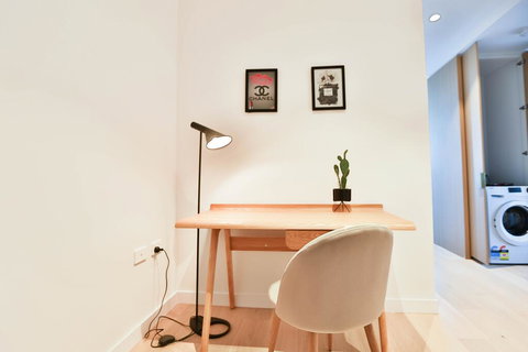 Box Hill Central Sky One Apartment - Darwin Holiday 2