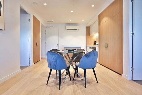Box Hill Central Sky One Apartment - Darwin Holiday 3