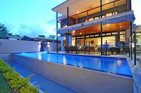 Bramston Beach - Luxury Holiday House - Darwin Holiday 0