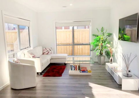 Brand New Home, 10 Mins To Beach, Torquay, Geelong, Deakin, Hospitals - Darwin Holiday 0