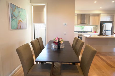 Brand New House Near Box Hill - Darwin Holiday 3