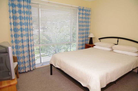 Breakers 1, 13 East Street - Darwin Holiday 2