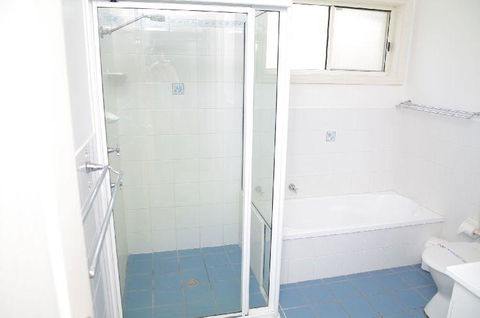 Breakers 2, 13 East Street - Darwin Holiday 1