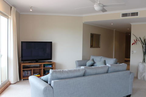 Breakwater 102 - Shoal Bay - Darwin Holiday 2