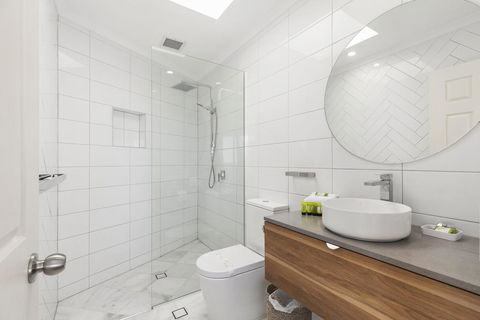 Breathtaking Views Of Sunshine Beach - Unit 7/21 Park Crescent - Darwin Holiday 3