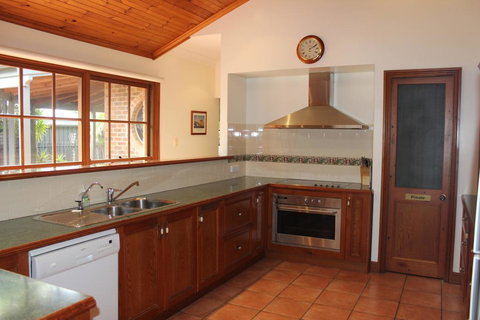 BREEZA ON BOOM - Darwin Holiday 3