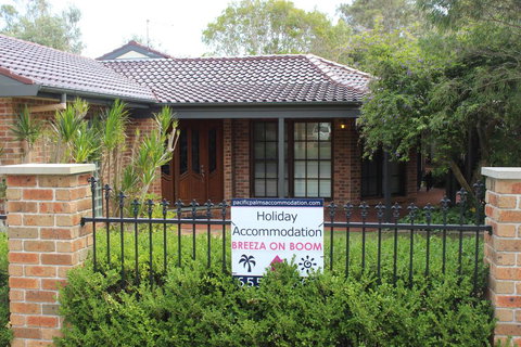 BREEZA ON BOOM - Darwin Holiday 0