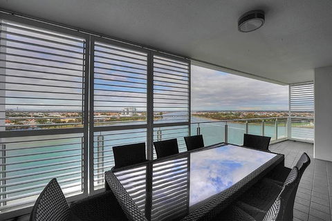 Bridgepoint 1105 - Darwin Holiday 3
