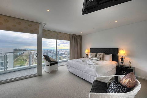 Bridgepoint 1105 - Darwin Holiday 0
