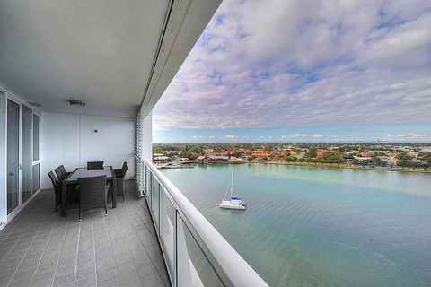 Bridgepoint 1105 - Darwin Holiday 1
