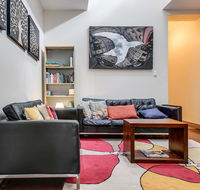 Bright and airy home tucked away in funky Newtown - Darwin Holiday