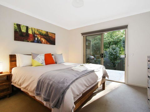 Bright Delight - Modern Luxury - Darwin Holiday 2