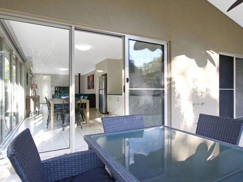 Bright Delight - Modern Luxury - Darwin Holiday 3