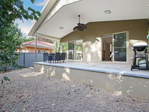 Bright Delight - Modern Luxury - Darwin Holiday 1