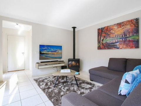Bright Delight - Modern Luxury - Darwin Holiday 0