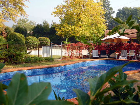 Bright Highland Valley Cottages - Darwin Holiday 2