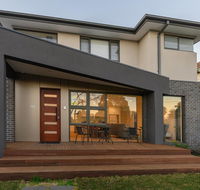Brighton East 3 Bedroom 3 Bathroom Townhouse - Darwin Holiday