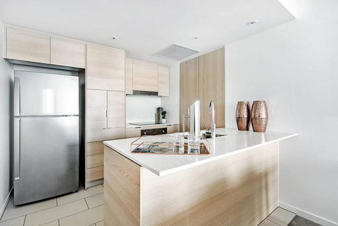 Broadbeach 2 Bedroom FREE WIFI, Netflix & Parking - Darwin Holiday 3