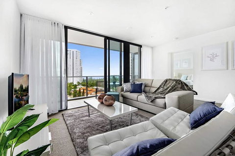 Broadbeach 2 Bedroom FREE WIFI, Netflix & Parking - Darwin Holiday 1