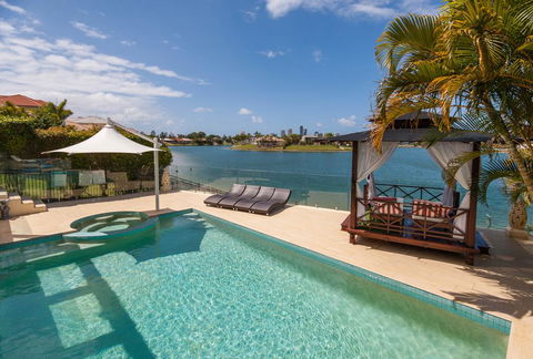 Broadbeach Waterfront Holiday House - Darwin Holiday 2