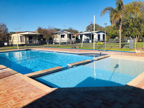 Broadwater Beach Cottage With WiFi - Darwin Holiday 0