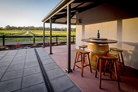 Brockenchack Vineyard Bed & Breakfast - Darwin Holiday 1