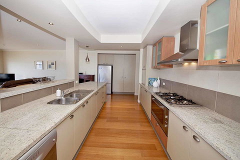 Brookwater- Waterfront On Lake Mulwala - Darwin Holiday 3