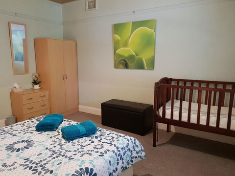 Browncoat Cottage Mudgee - Darwin Holiday 2