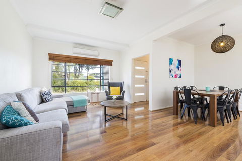 Bruce And Lola's - Darwin Holiday 2