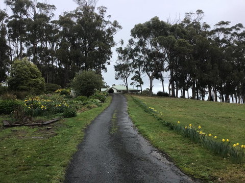 Bruny Sunset Beach GateAway - Darwin Holiday 1