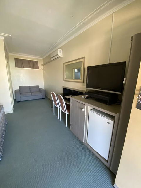 Bucketts Way Motel Gloucester - Darwin Holiday 2