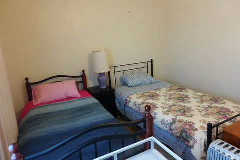 Budget In Goulburn - Darwin Holiday 1