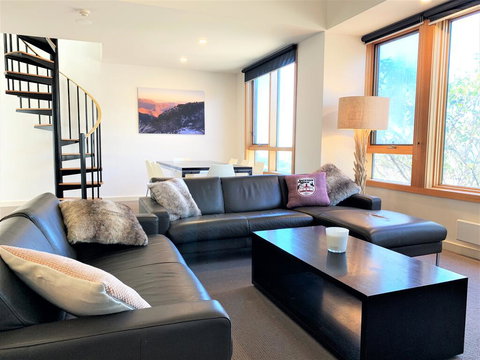 Buller Holidays Apartments - Darwin Holiday 1